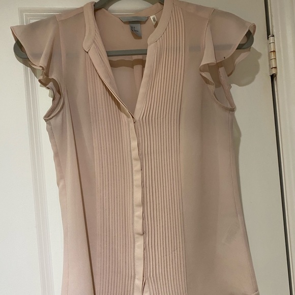 2 / $10 ✨ H&M light pink blouse
